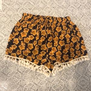 Comfy Floral and Tassel Shorts Elastic Waist Side Pockets Size Medium